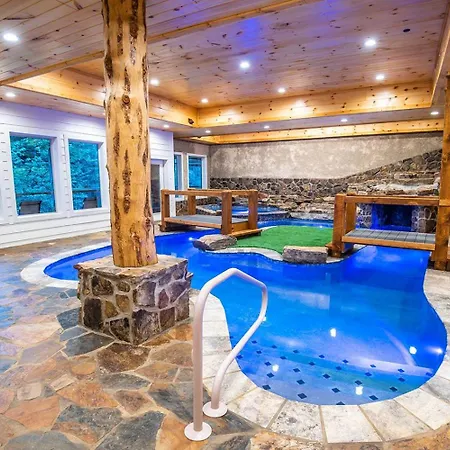 Treehouse River Lodge